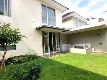 Rumah Halaman Luas di Perumahan Citra Sun Garden