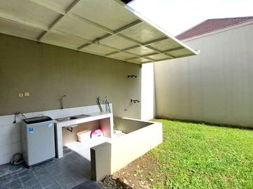 Rumah Halaman Luas di Perumahan Citra Sun Garden