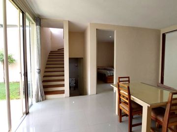 Rumah Halaman Luas di Perumahan Citra Sun Garden
