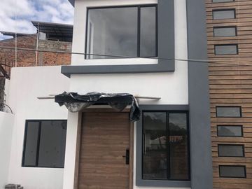 DE VENTA CASA POR ESTRENAR EN LA DON BOSCO