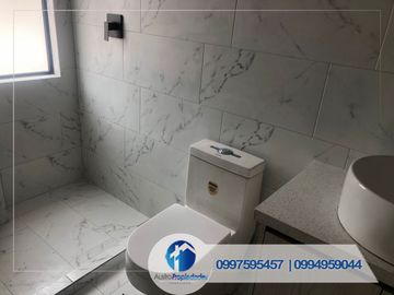 DE VENTA CASA POR ESTRENAR EN LA DON BOSCO