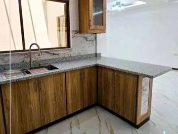 CASA POR ESTREDAR DE VENTA SECTOR DON BOSCO