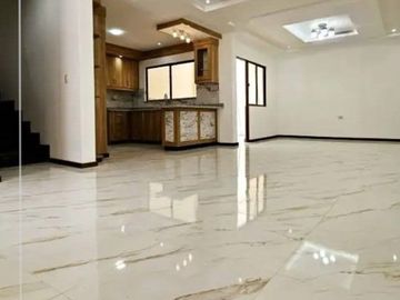 CASA POR ESTREDAR DE VENTA SECTOR DON BOSCO