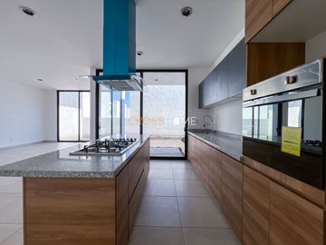 CASA EN VENTA, JURIQUILLA QRO.