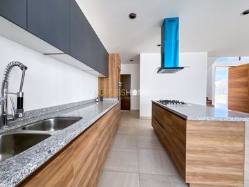 CASA EN VENTA, JURIQUILLA QRO.