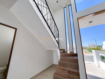 CASA EN VENTA, JURIQUILLA QRO.