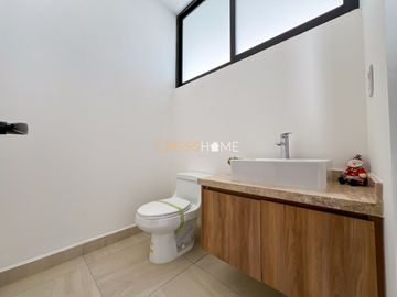 CASA EN VENTA, JURIQUILLA QRO.