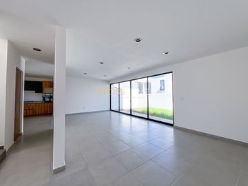 CASA EN VENTA, JURIQUILLA QRO.
