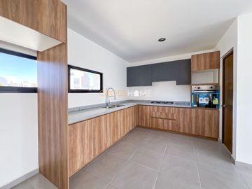 CASA EN VENTA, JURIQUILLA QRO.