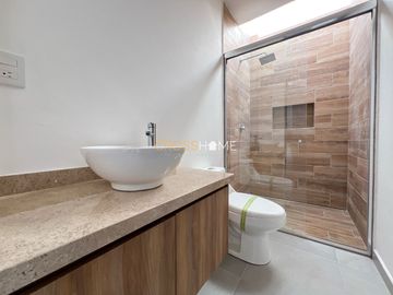 CASA EN VENTA, JURIQUILLA QRO.