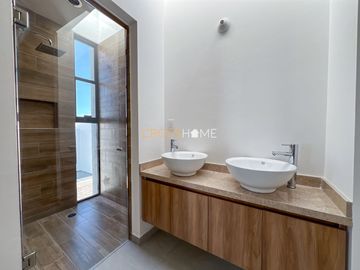 CASA EN VENTA, JURIQUILLA QRO.