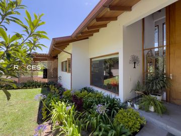 🚀 HERMOSA CASA CUMBAYA  VENTA