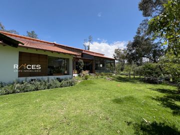 🚀 HERMOSA CASA CUMBAYA  VENTA
