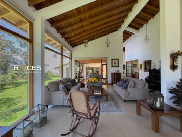 🚀 HERMOSA CASA CUMBAYA  VENTA
