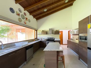🚀 HERMOSA CASA CUMBAYA  VENTA