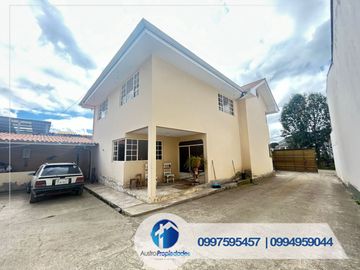 VENDO CASA AMPLIA EN RICAURTE