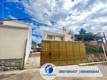 VENDO CASA AMPLIA EN RICAURTE