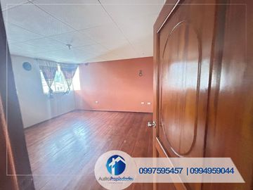 VENDO CASA AMPLIA EN RICAURTE