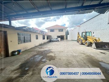 VENDO CASA AMPLIA EN RICAURTE