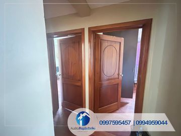 VENDO CASA AMPLIA EN RICAURTE