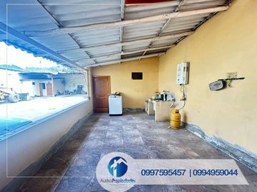 VENDO CASA AMPLIA EN RICAURTE