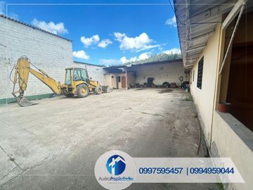 VENDO CASA AMPLIA EN RICAURTE