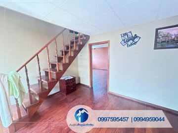 VENDO CASA AMPLIA EN RICAURTE