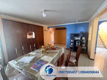 VENDO CASA AMPLIA EN RICAURTE