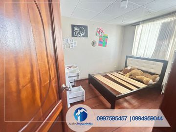 VENDO CASA AMPLIA EN RICAURTE
