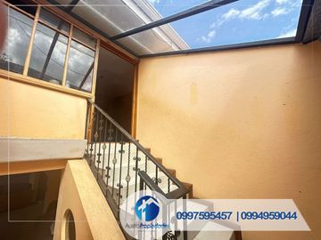 VENDO CASA AMPLIA EN RICAURTE