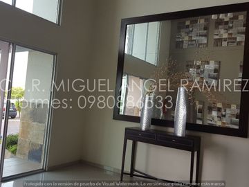 ¡Vendo! Departamento La Vista Towers 2 Dormitorios, Cerca City Mall La Rotonda