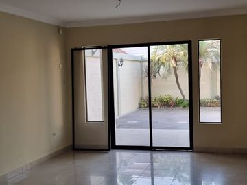 Casa en venta, Urb. Camino del Río - Samborondón Km. 3
