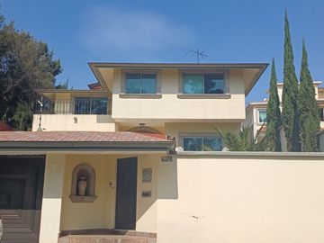 VENDO CASA EN CIRCUITO NOVELISTAS SATELITE NAUCALPAN ESTADO DE MEXICO
