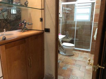 VENDO CASA EN CIRCUITO NOVELISTAS SATELITE NAUCALPAN ESTADO DE MEXICO