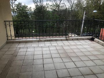 VENDO CASA EN CIRCUITO NOVELISTAS SATELITE NAUCALPAN ESTADO DE MEXICO
