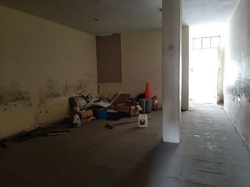 SE VENDE CASA COMO TERRENO UBICADO EN AV LORETO - PIURA