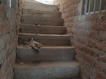SE VENDE CASA COMO TERRENO UBICADO EN AV LORETO - PIURA