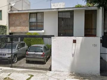Duplica Tu Inversion, Te Asesoramos!! Casa De Remate Ya Adjudicada En ECHEGARAY!! Aprovecha!!