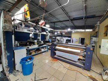 SE VENDE LOCAL COMERCIAL EN LA VICTORIA A 5 CUADRAS DEL EMPORIO COMERCIAL DE GAMARRA