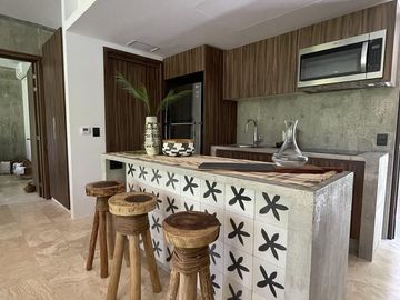 DEPARTAMENTO DE LUJO CON CENOTE PRIVADO A METROS DE LA PLAYA EN TULUM