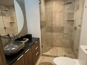 DEPARTAMENTO DE LUJO CON CENOTE PRIVADO A METROS DE LA PLAYA EN TULUM