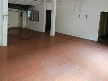 VENDO CASA CON TERRENO DE 355 MT2 EXCELENTE UBICACION
