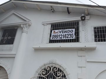 VENDO CASA CON TERRENO DE 355 MT2 EXCELENTE UBICACION