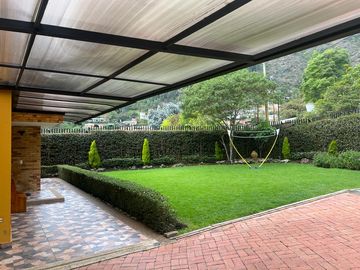 Casa campestre en venta en cota cundinamarca rodeada por naturaleza y con hermosa vista