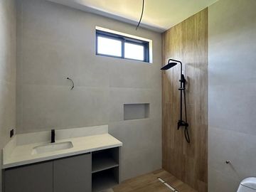 En venta exclusiva casa de estreno en Mocoli Golf, Isla Mocoli, Samborondon
