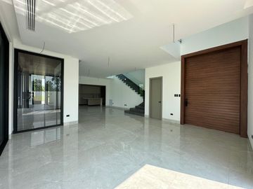 En venta exclusiva casa de estreno en Mocoli Golf, Isla Mocoli, Samborondon