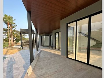 En venta exclusiva casa de estreno en Mocoli Golf, Isla Mocoli, Samborondon