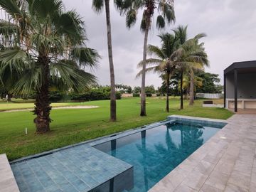 En venta exclusiva casa de estreno en Mocoli Golf, Isla Mocoli, Samborondon