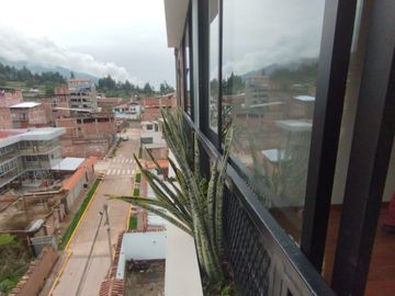 CON VISTA A LA MONTAÑA PICOL VENTA DE DEPARTAMENTO DE 3 DORMITORIOS EN RESIDENCIAL CIELO AZUL LARAPA
