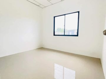 pre selling house and lot